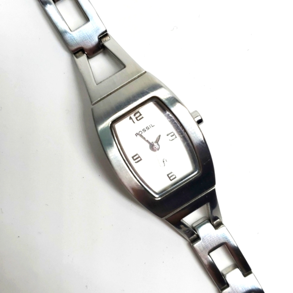 Vintage Fossil Watch F² ES9381 Silver Toned Steel Wristband White Face Watch